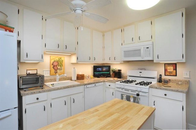 Foto del edificio - 2734 Peachtree Rd NW