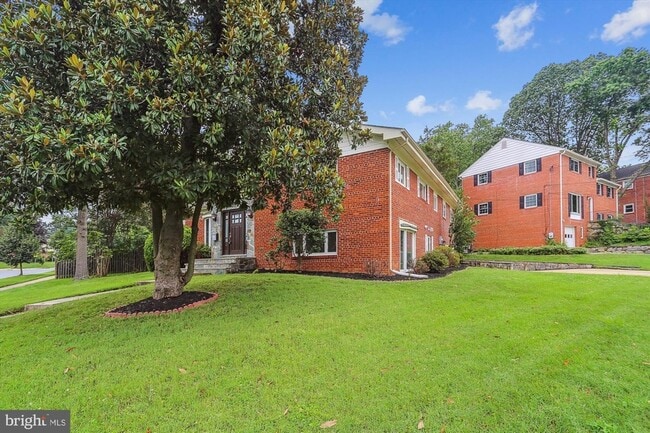 Building Photo - 9915 Ashburton Ln