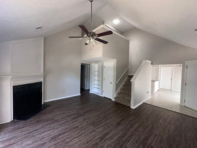 Foto del edificio - 2124 Lakecrest Dr, Moore, OK 73170