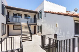 Building Photo - 868 Cinnamon Ln