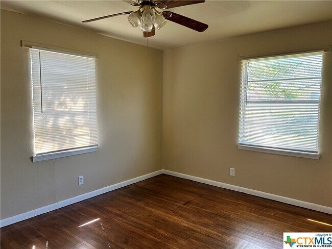 Building Photo - 1317 Zephyr Rd
