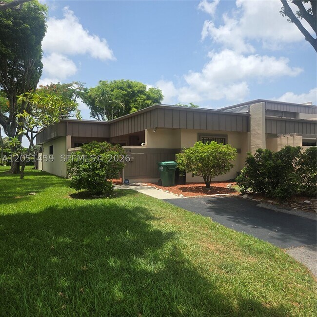 Building Photo - 7412 SW 105th Pl