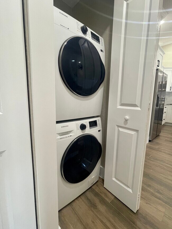 Foto del edificio - 1672 Hawthorne Pl