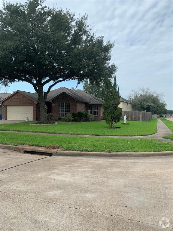 Building Photo - 1402 Township Ct