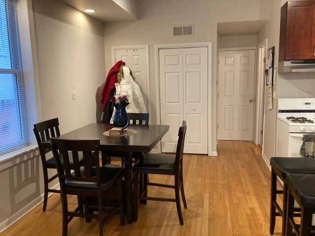 Foto del edificio - 1735 W Crystal St