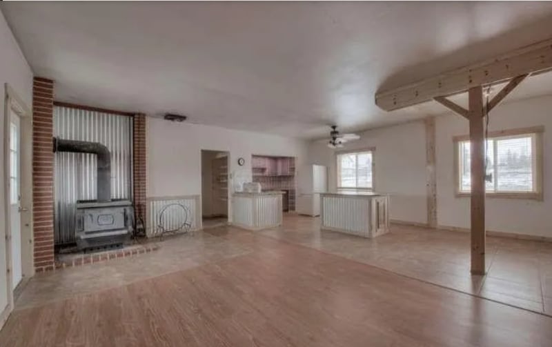 Primary Photo - 540 Castello Ave