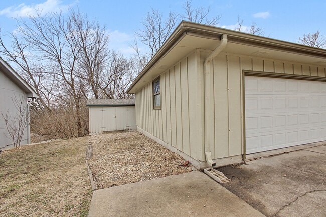 Building Photo - 2817 Arbor Dr