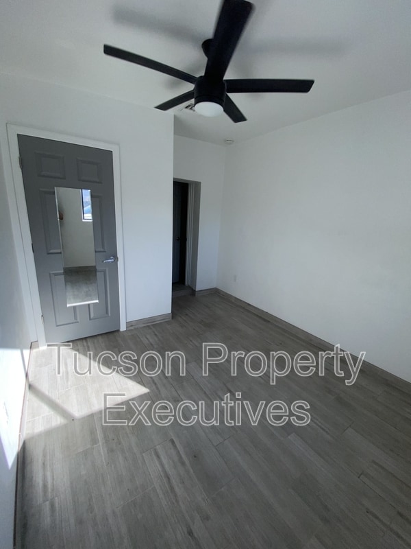 Building Photo - 1421 E Drachman St