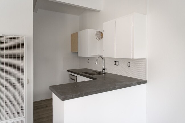 Foto del edificio - Charming Sunny Pacific Grove Duplex - Available Early July