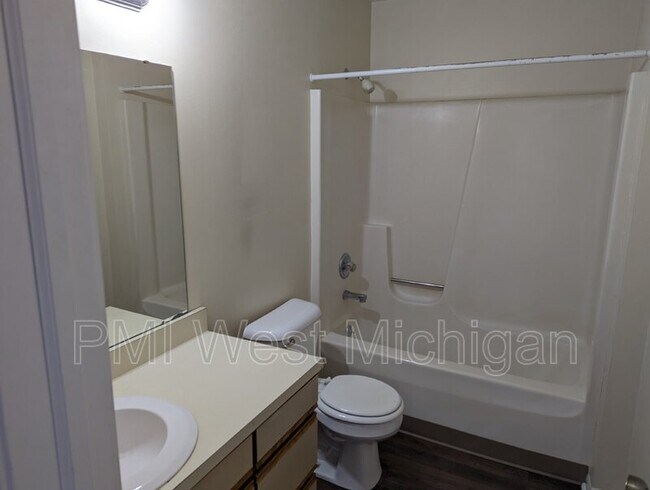 Foto del edificio - 6067 In the Pines Dr SE