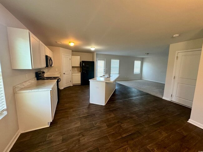 Building Photo - 210 Foxford Dr