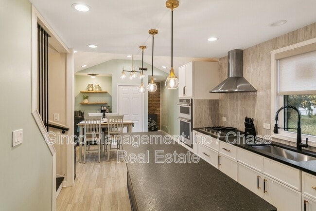 Foto del edificio - 635 E Prairie Ave