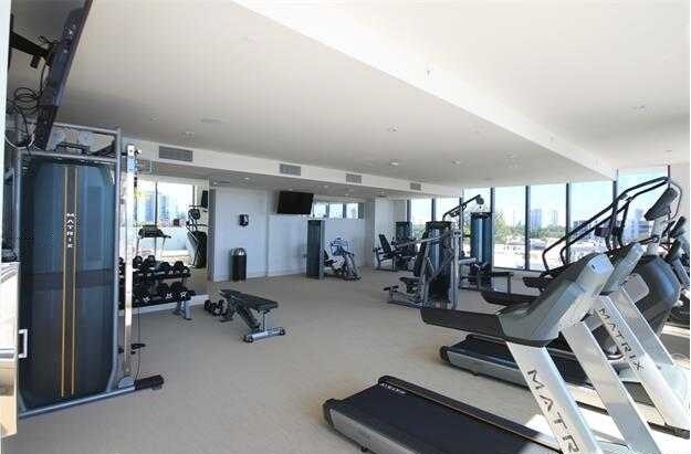 Foto del edificio - 2950 NE 207th St