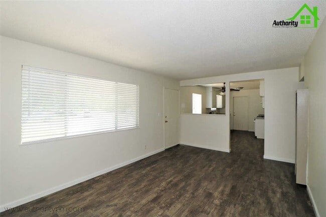 Building Photo - 3994 Mercury Dr
