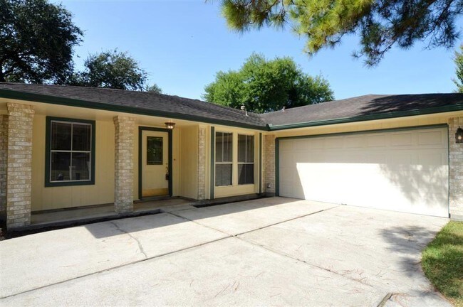 Building Photo - 334 Elder Glen Dr