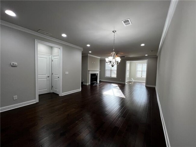 Building Photo - 1075 Township Square