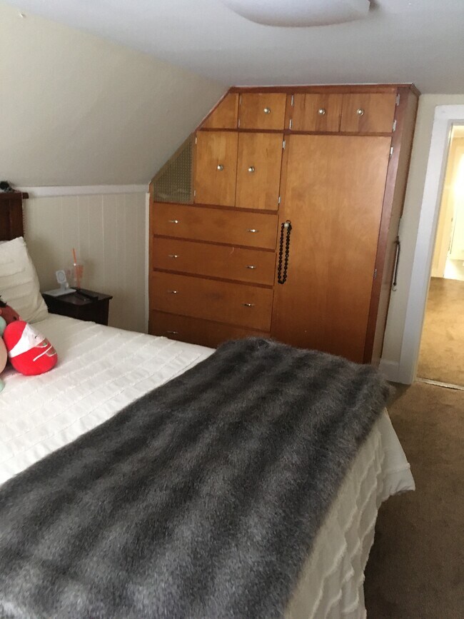 1329 E Brady St Unit up1329, Milwaukee, WI 53202 Apartments in Milwaukee, WI