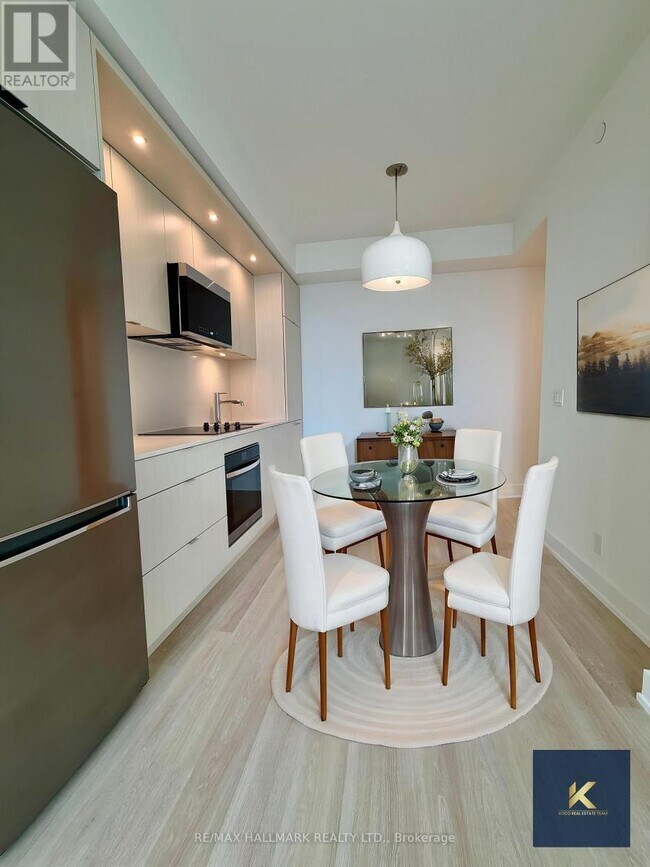 Photo du bâtiment - 60 Central Park Roadway