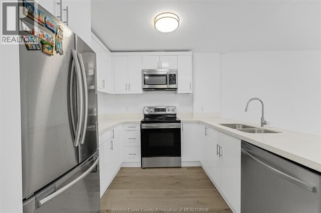 Building Photo - 1611 Banwell Rd