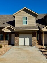 Building Photo - 2809 W Mockingbird Ln