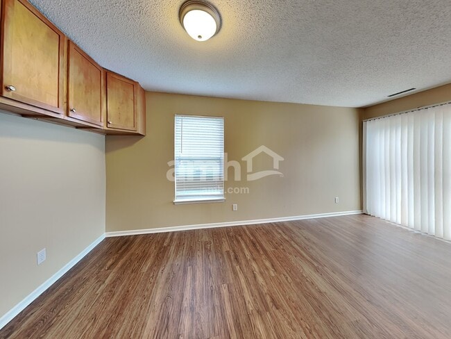 Foto del edificio - 10382 Fairmont Ln