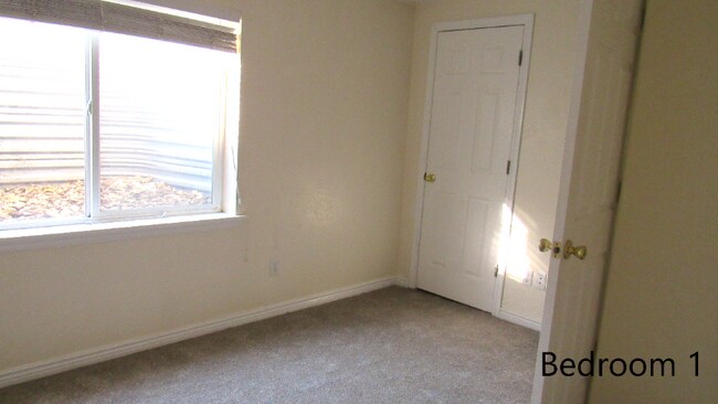 Foto del edificio - 7896 Goldenpointe Wy