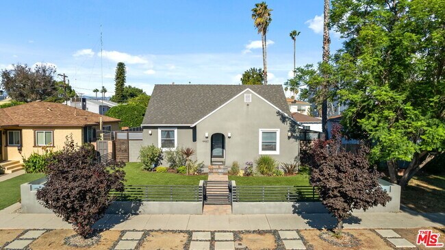 Foto del edificio - 4460 Stansbury Ave