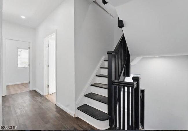 Foto del edificio - 84 Chelsea Ave