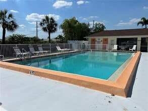 Building Photo - 1236 Rio De Janeiro Ave