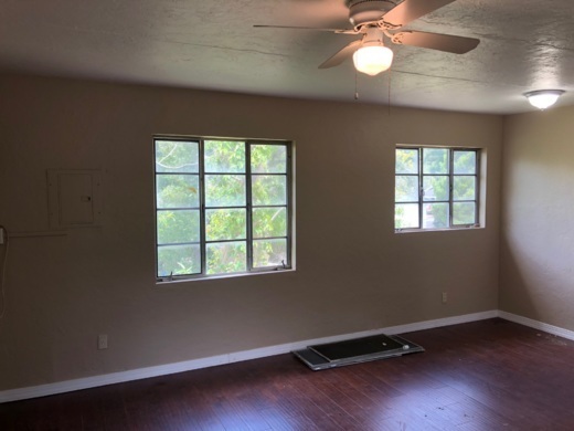 Building Photo - 1 bed/1 bath second floor apartment availa...