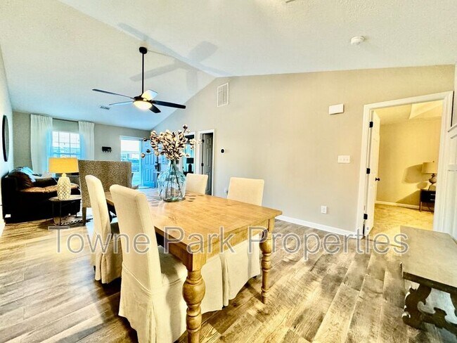 Foto del edificio - 549 Edgecliff Ln