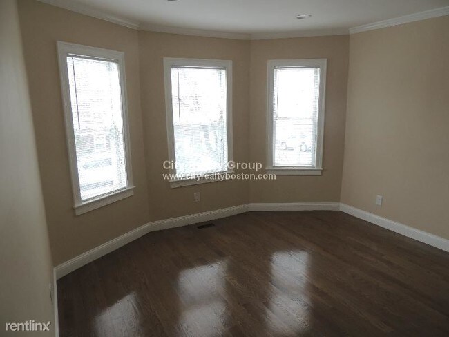 Building Photo - 4 br, 2 bath Apartment - 39 Glen Rd # 2-2