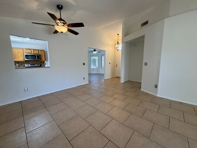 Foto del edificio - 14406 S 43rd St