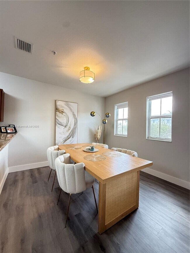 Foto del edificio - 8900 NW 97th Ave