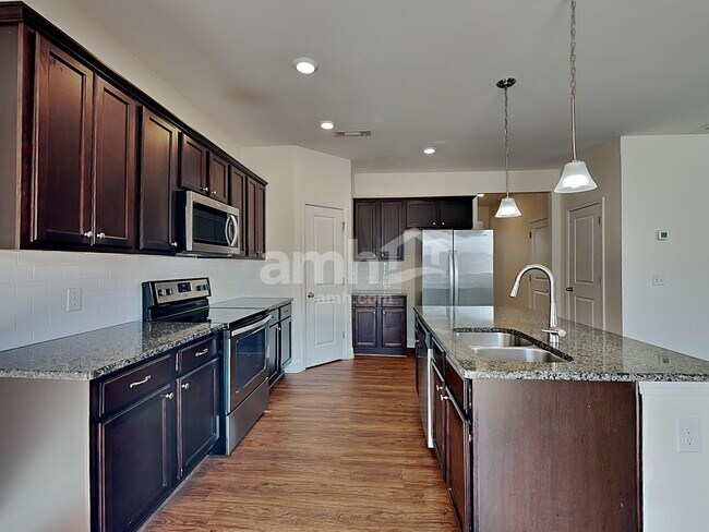 Foto del edificio - 5266 Lake Maxwell Dr