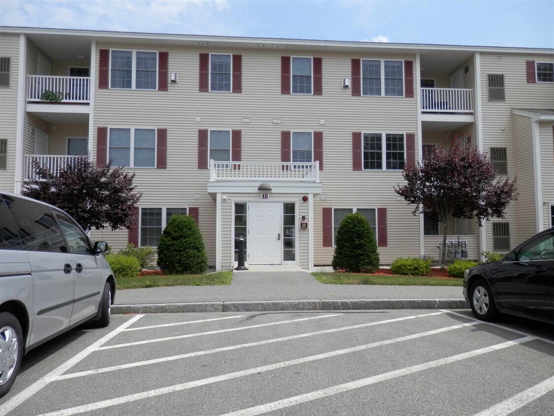 18 Crestview Cir Unit 203, Londonderry, NH 03053 Condo for Rent in