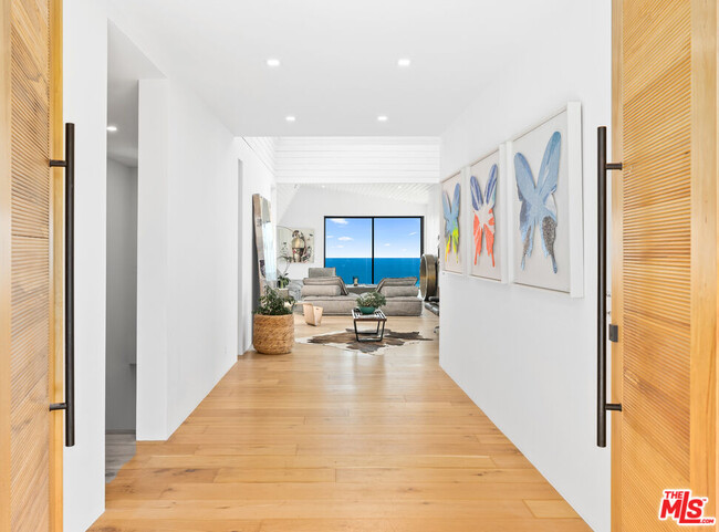 Building Photo - 23812 Malibu Crest Dr