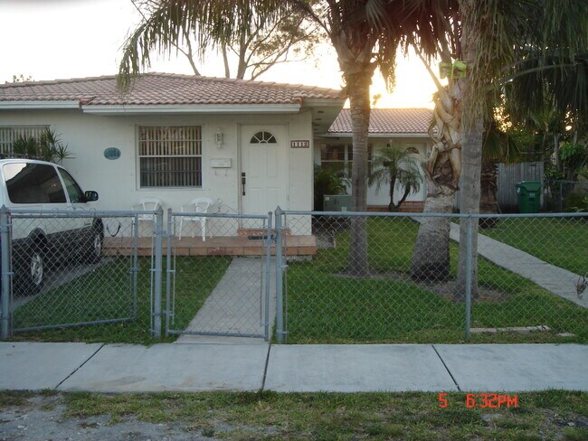 Building Photo - 1112 SW 78th Ct