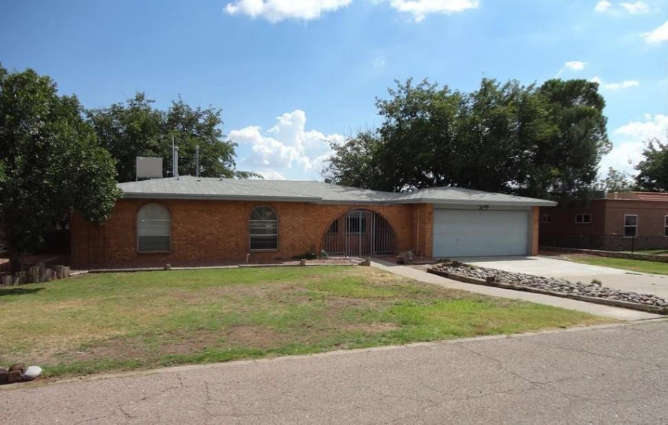 Primary Photo - 204 Serrania Dr