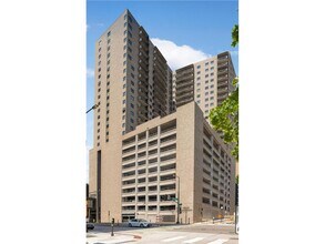 Building Photo - 66 9th St E