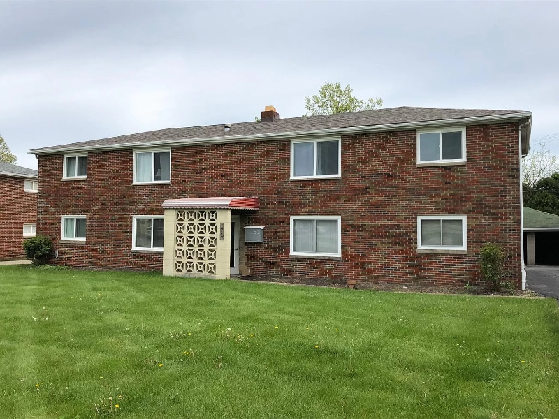 1747 Portage Trail Cuyahoga Falls, OH 44223 – photo 1