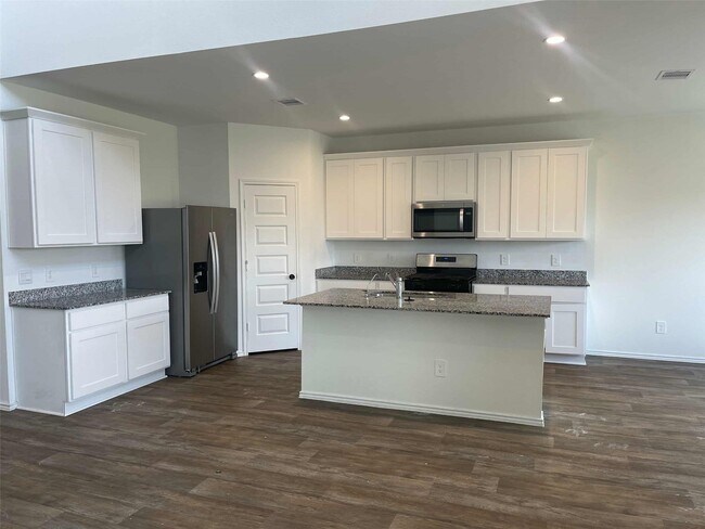 Foto del edificio - 7403 Cyn Strm St