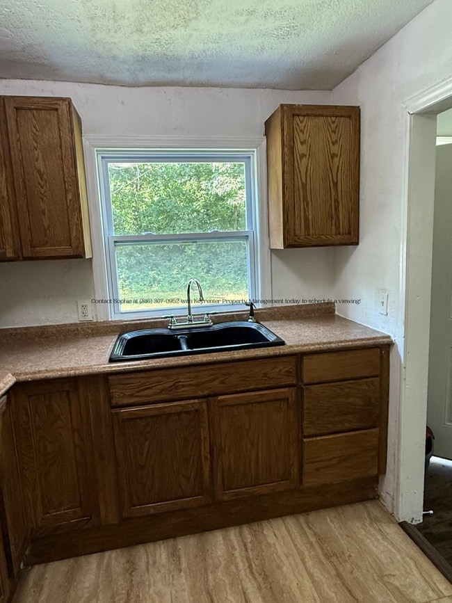 Building Photo - 2 bed 1 bath