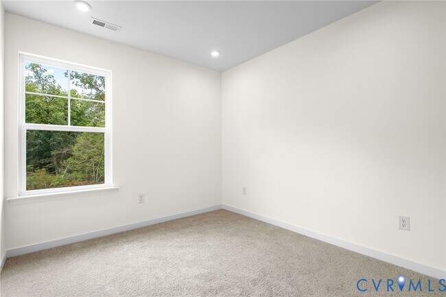 Building Photo - 231 Whiteside Rd