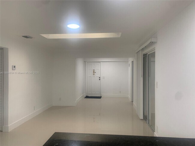 Foto del edificio - 2109 N 17th Ct