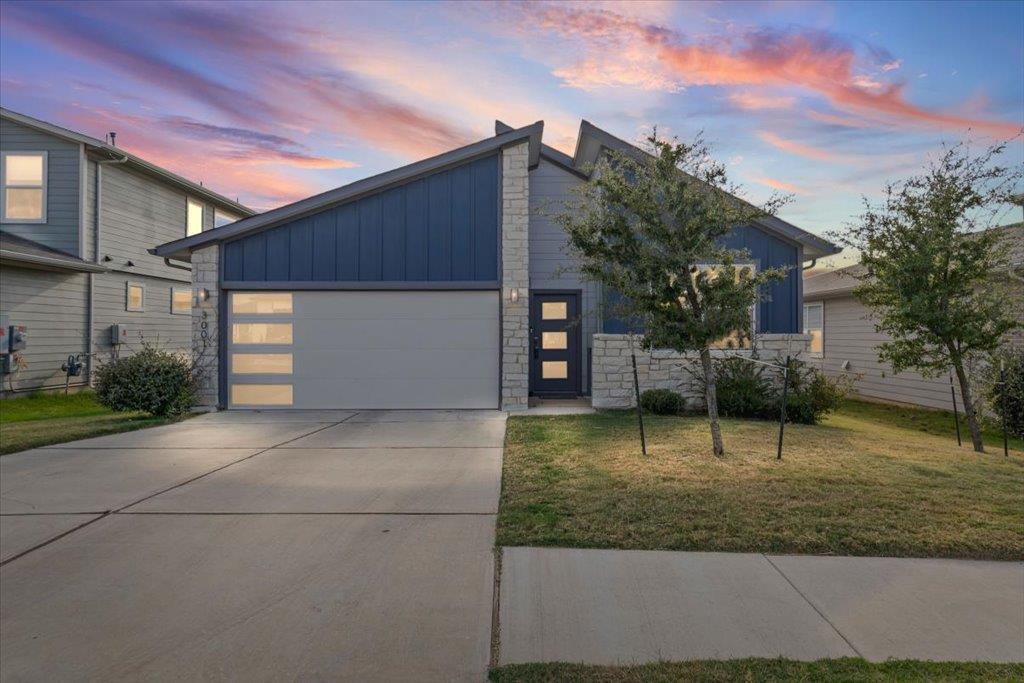 Primary Photo - 3001 Egan Dr