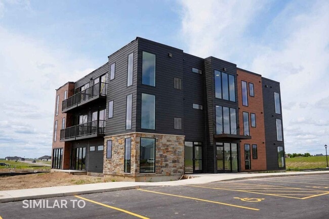 Building Photo - Overland Reserve