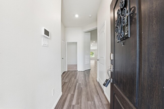 Building Photo - 28106 Aspen Horizon Dr