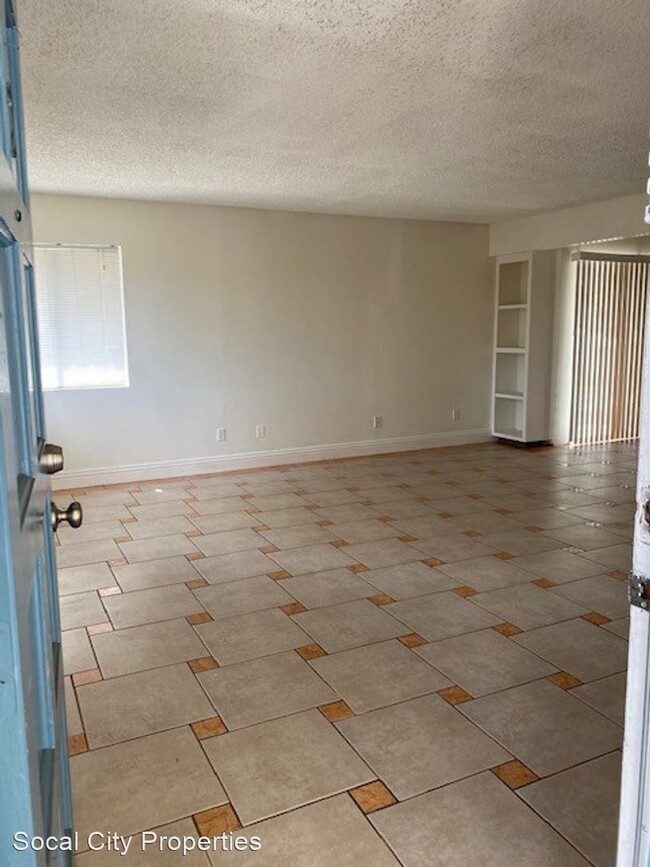 Building Photo - 12703 La Cuarta St