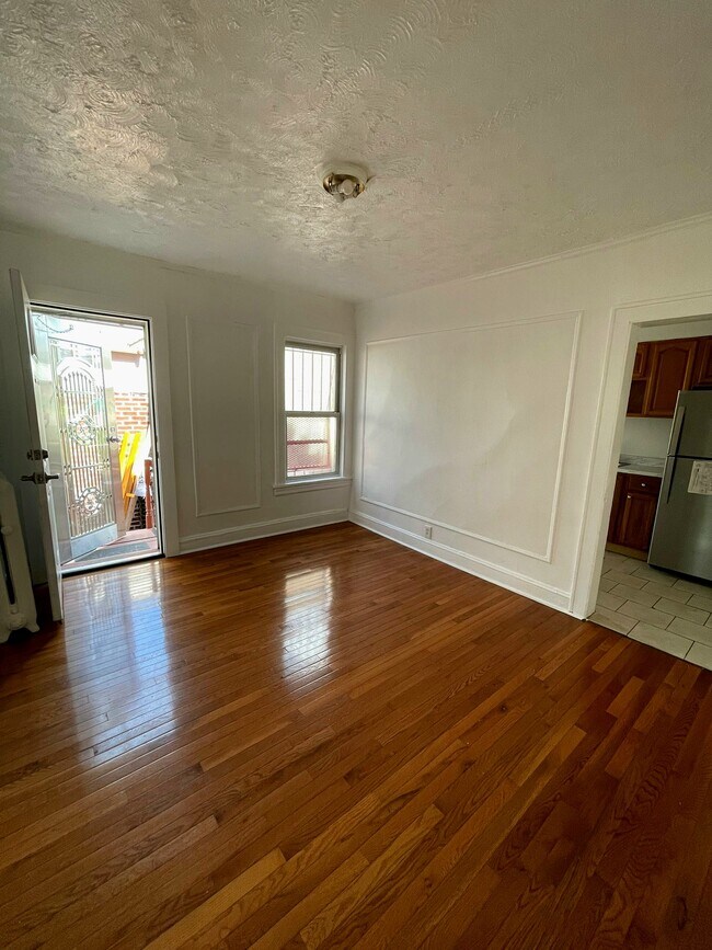 Living Room - 2211 23rd St
